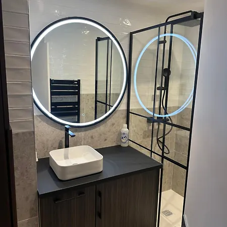 Апартаменти Front De - & Thalasso *